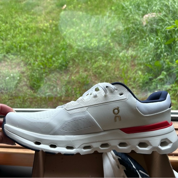 On Men’s Size 14 Running Shoes | NWT | White Blue Red gold | No Lid on clouds - Picture 7 of 14